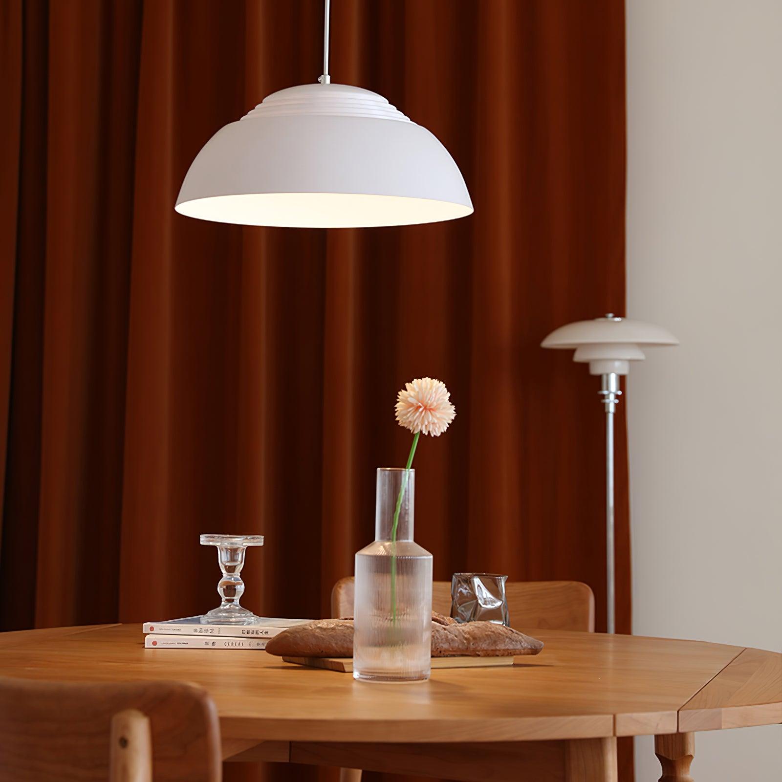 Vantara 50 cm drum pendant in matte black in a modern open-plan kitchen and dining room