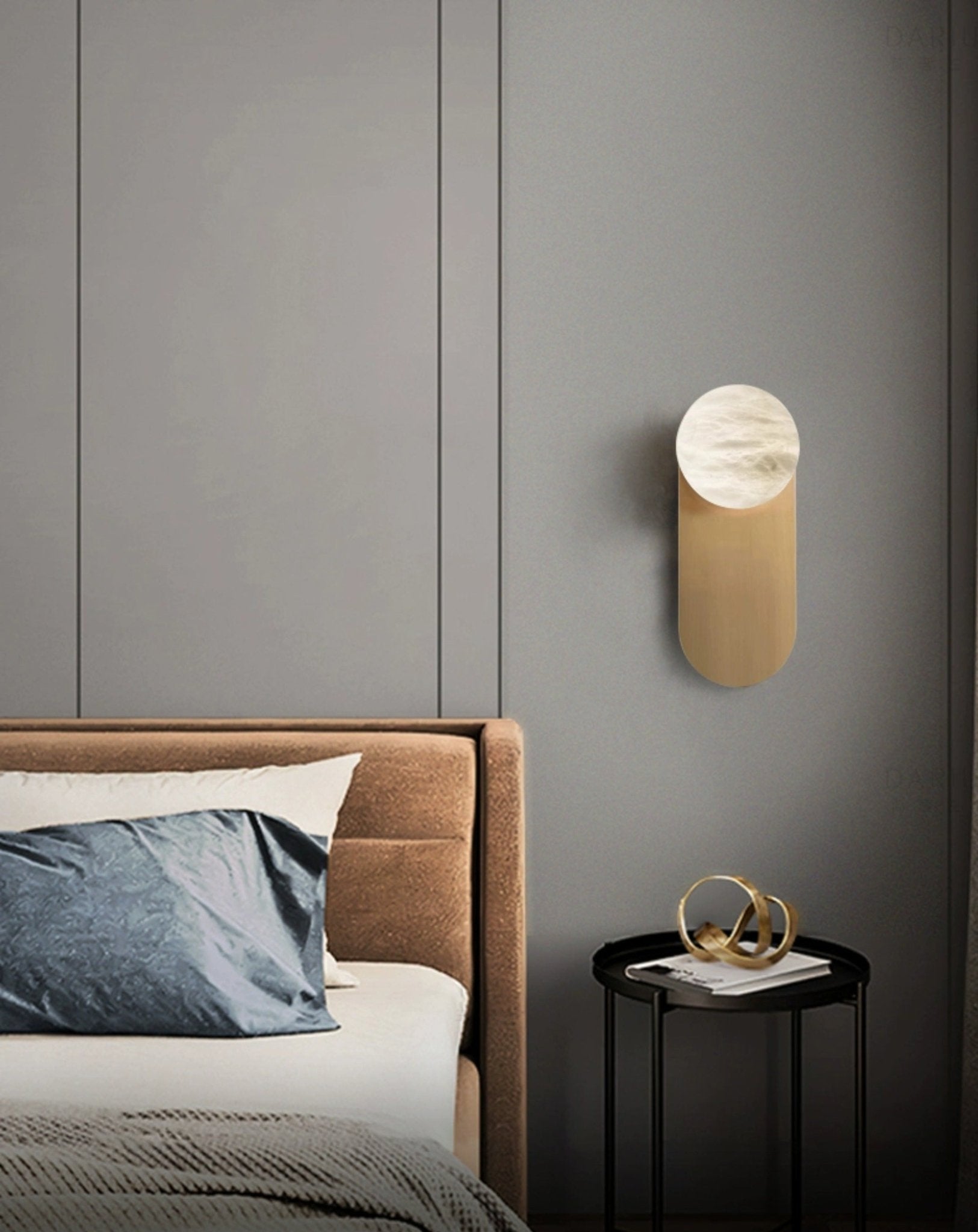 Side profile of the Savio Savio Wall Sconce showing height and proportions